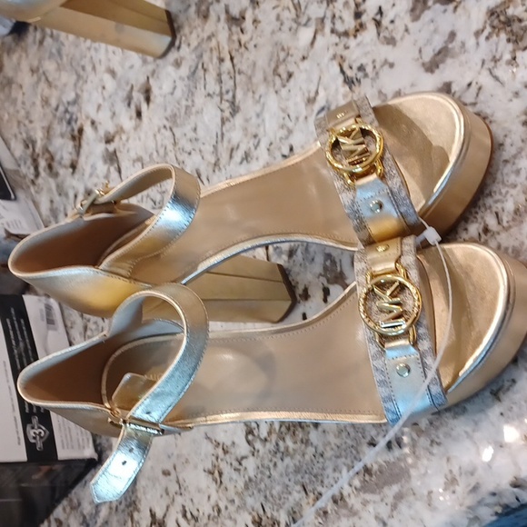 MICHAEL KORS RORY Gold Platform Dressy Open Toe Sandals SZ 10 - Picture 7 of 16